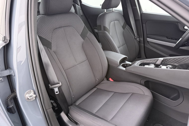 Vehicle Image 16
