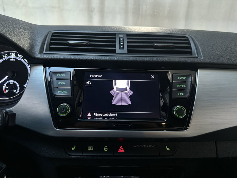Vehicle Image 21