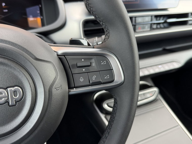Vehicle Image 29