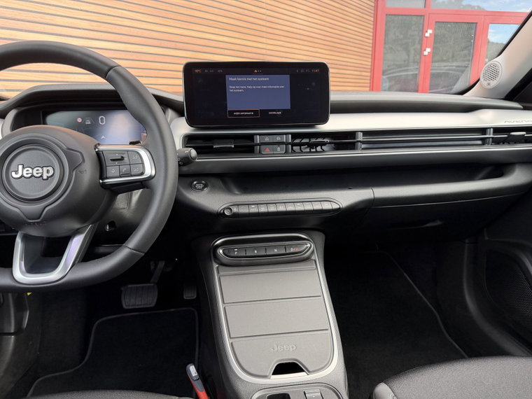 Vehicle Image 32