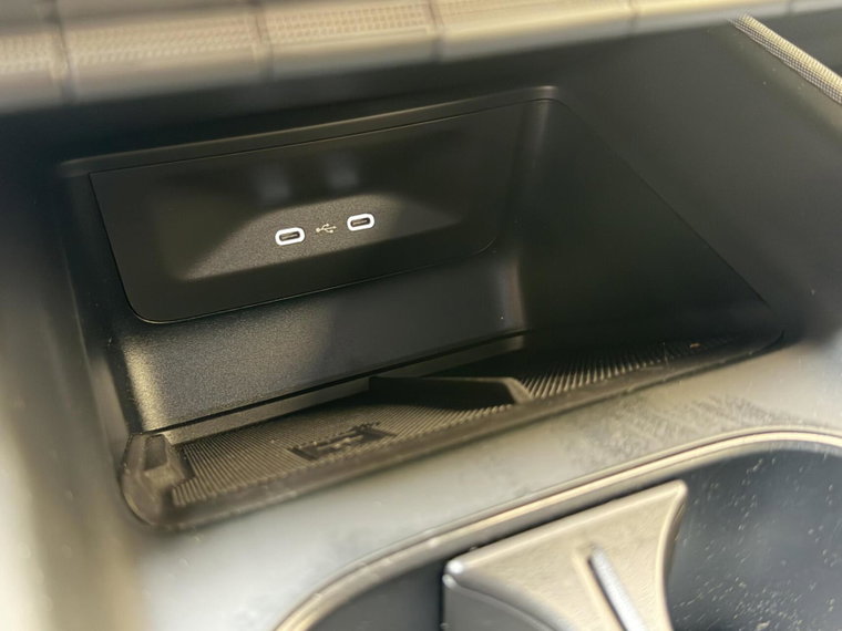 Vehicle Image 38