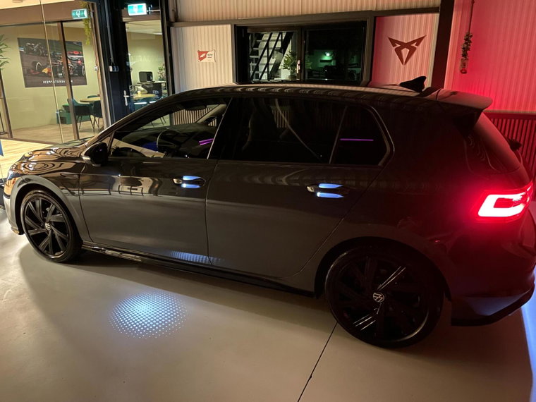 Vehicle Image 25
