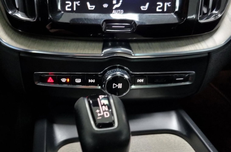 Vehicle Image 38