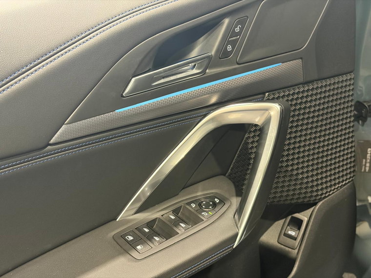 Vehicle Image 33