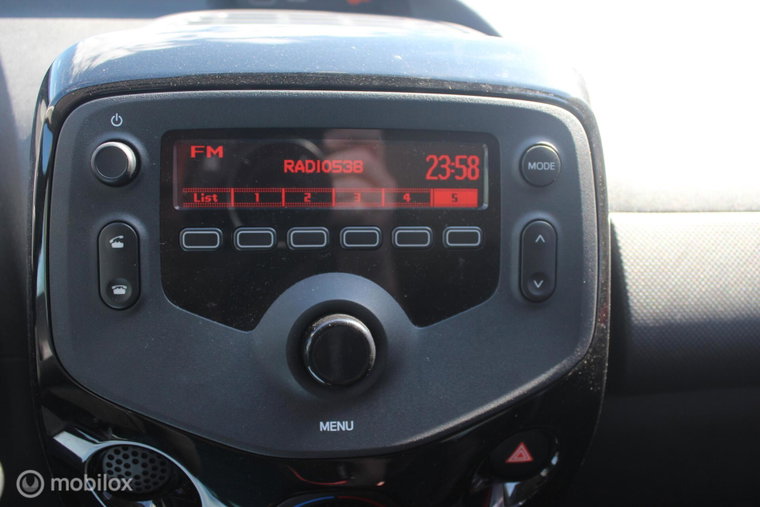 Vehicle Image 18