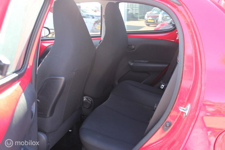 Vehicle Image 11