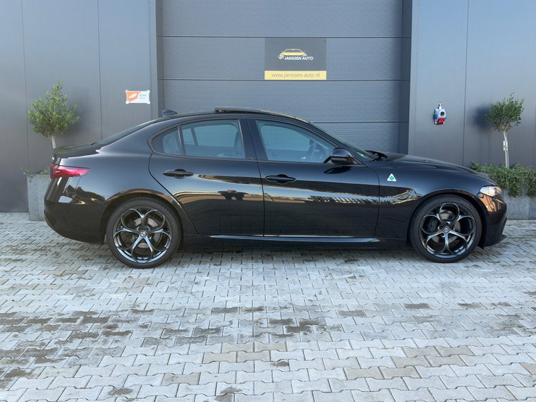 Vehicle Image 26