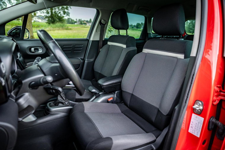 Vehicle Image 12