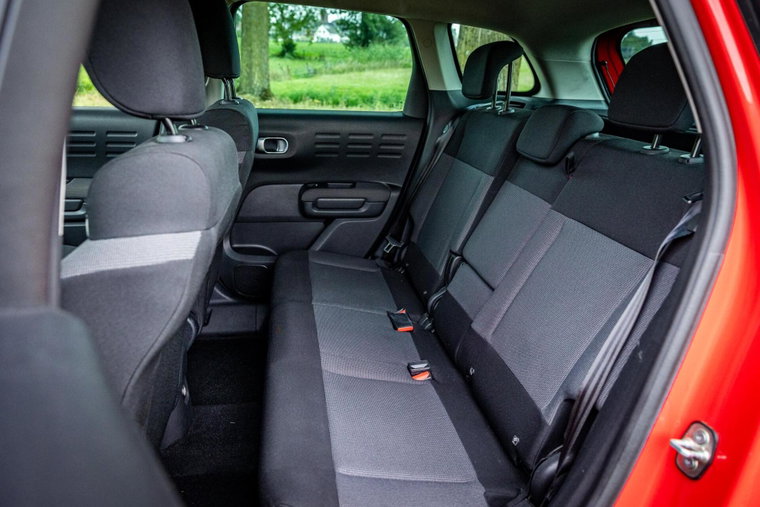 Vehicle Image 13
