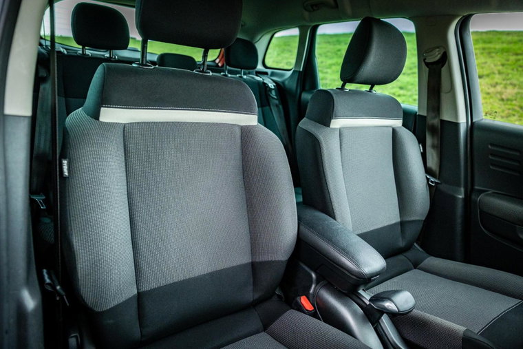 Vehicle Image 9