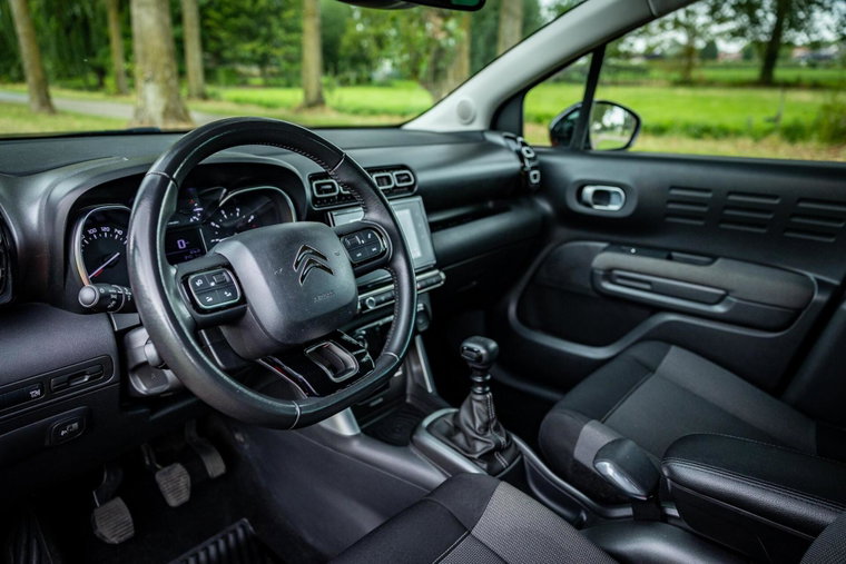 Vehicle Image 11