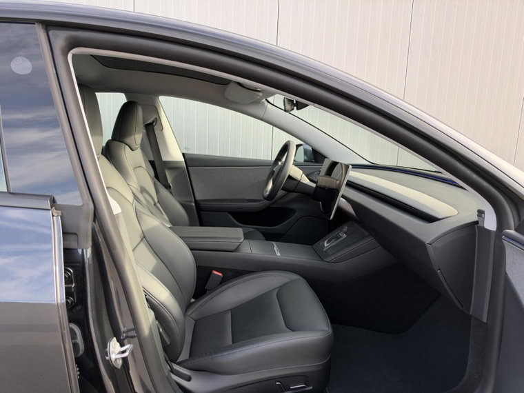 Vehicle Image 36