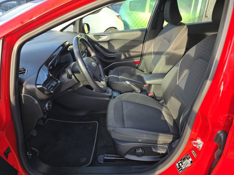 Vehicle Image 15