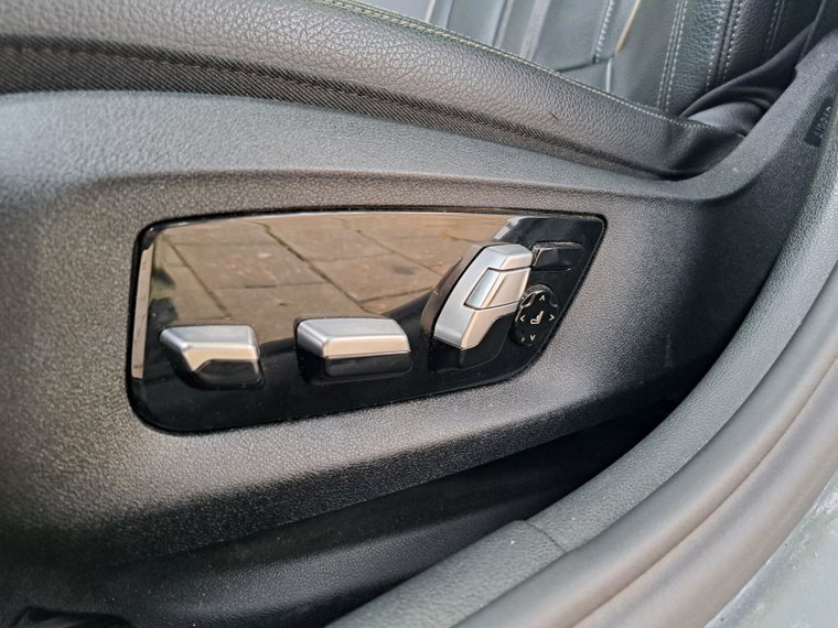 Vehicle Image 27