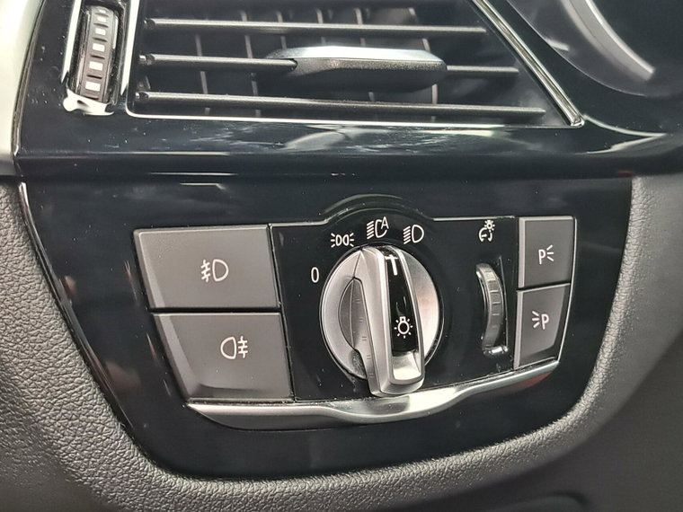 Vehicle Image 28