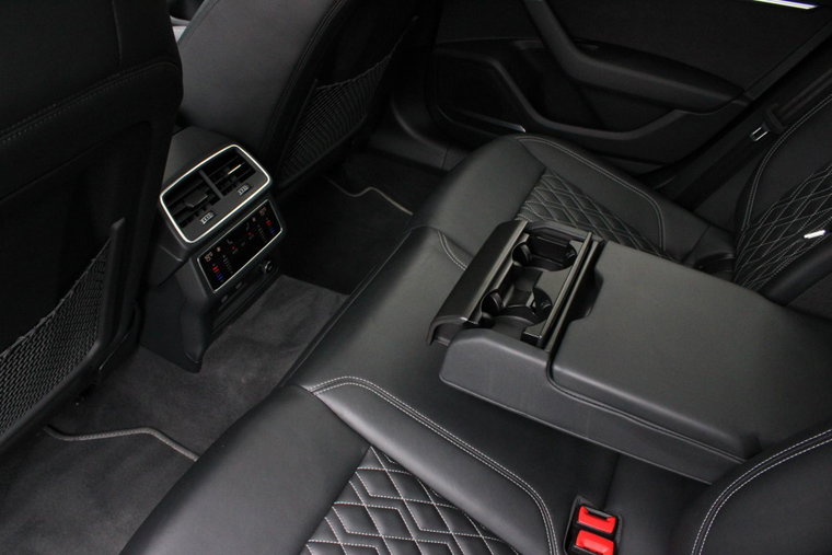 Vehicle Image 39