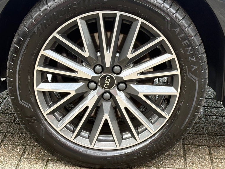 Vehicle Image 28