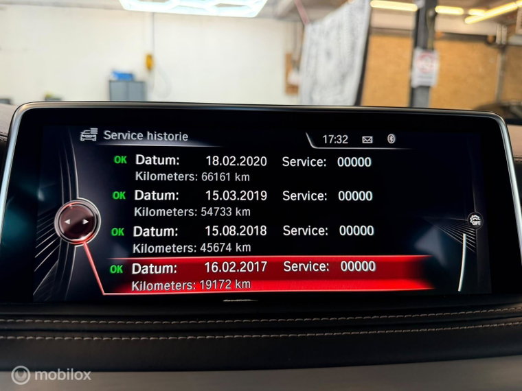 Vehicle Image 33