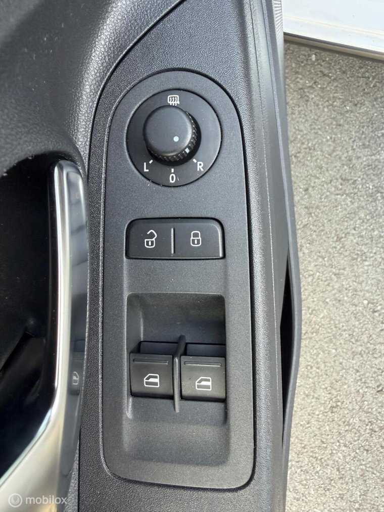 Vehicle Image 29