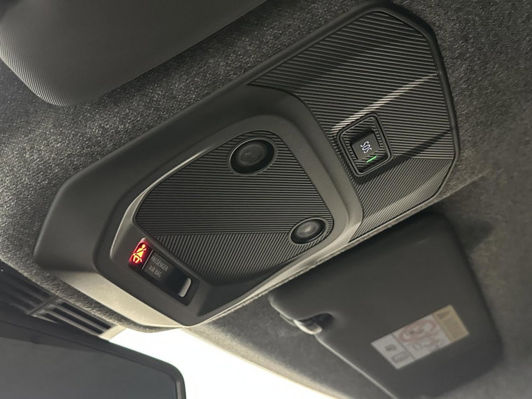 Vehicle Image 38