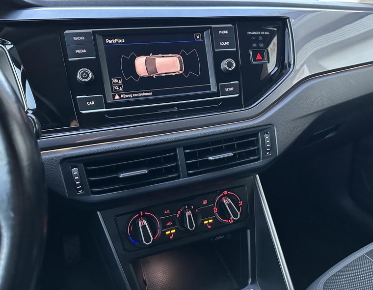 Vehicle Image 19