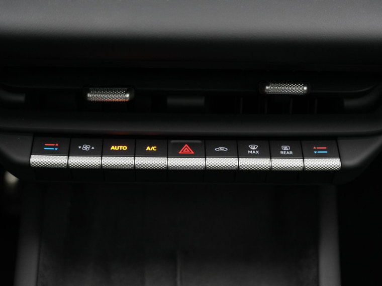 Vehicle Image 27