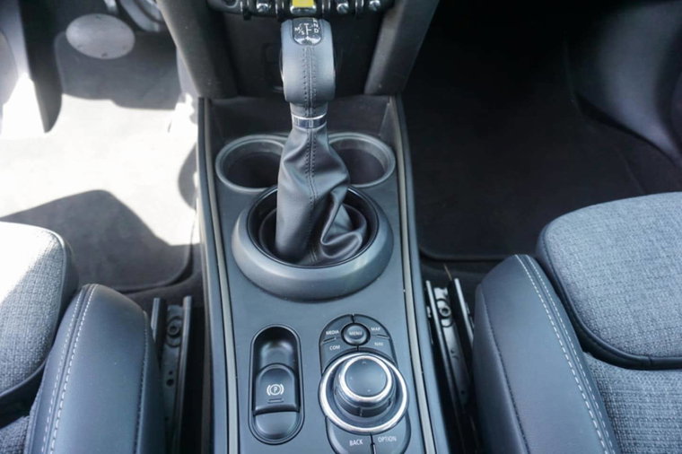 Vehicle Image 17