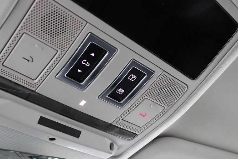 Vehicle Image 32