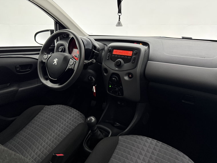Vehicle Image 30