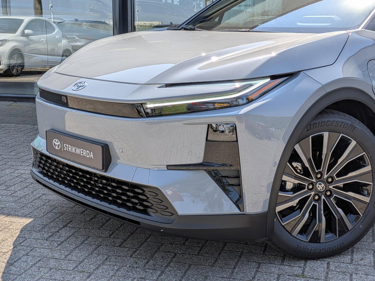 Vehicle Image 8
