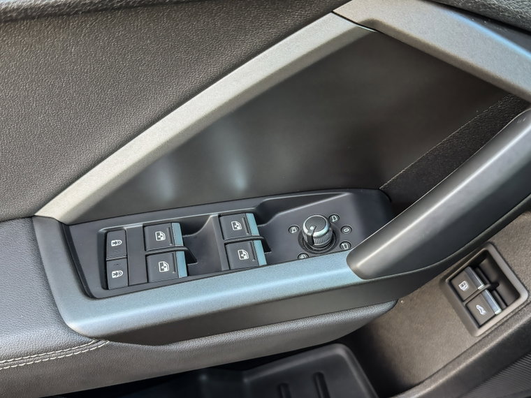 Vehicle Image 46
