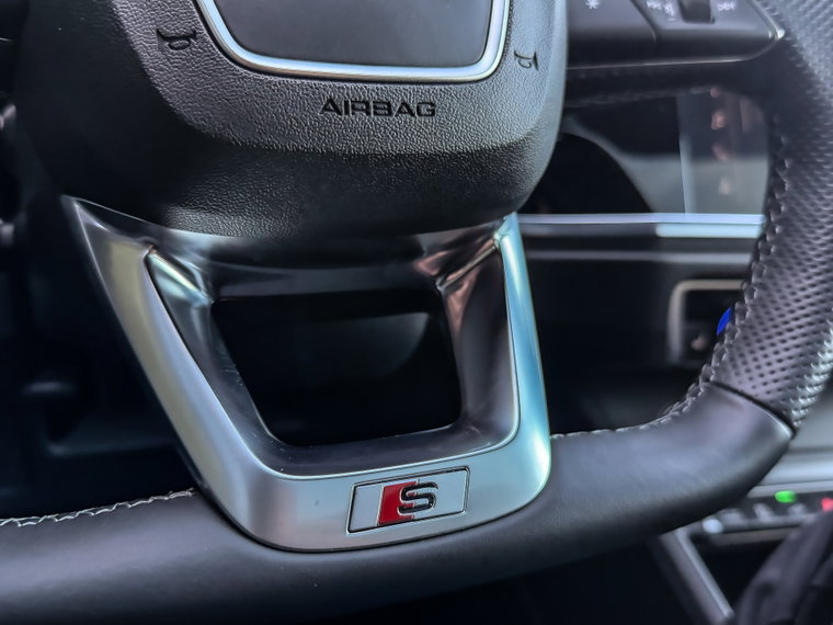 Vehicle Image 52