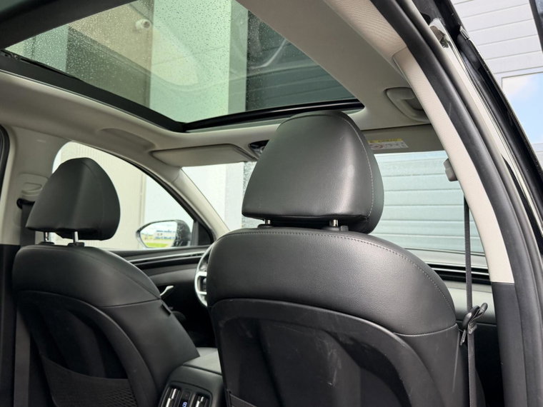 Vehicle Image 38
