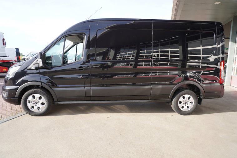 Vehicle Image 9