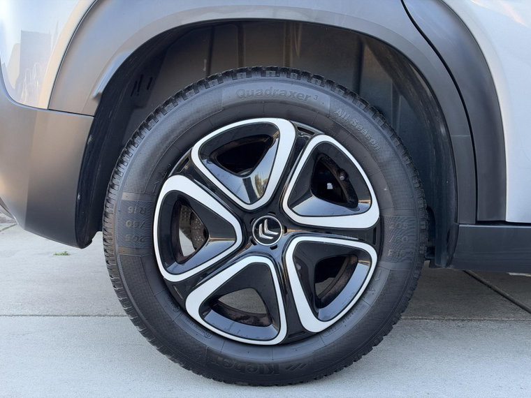 Vehicle Image 37
