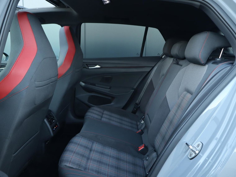 Vehicle Image 33