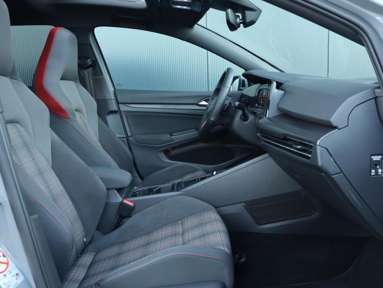 Vehicle Image 37