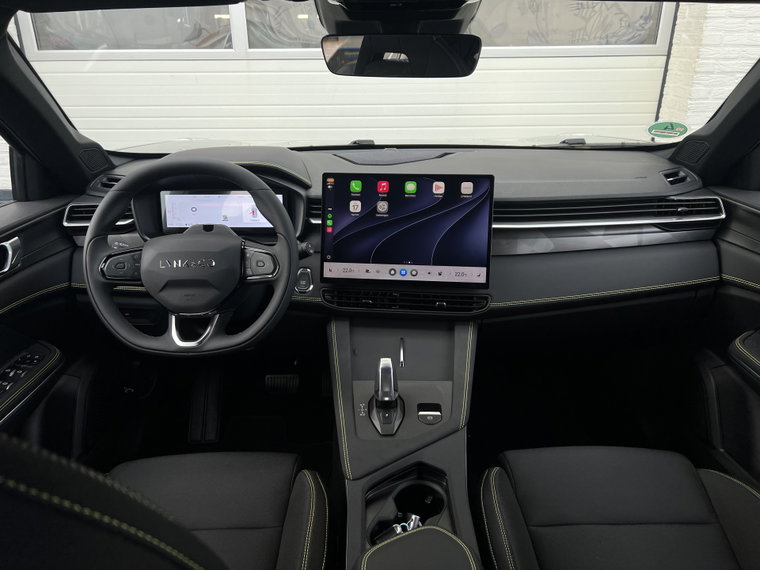 Vehicle Image 15