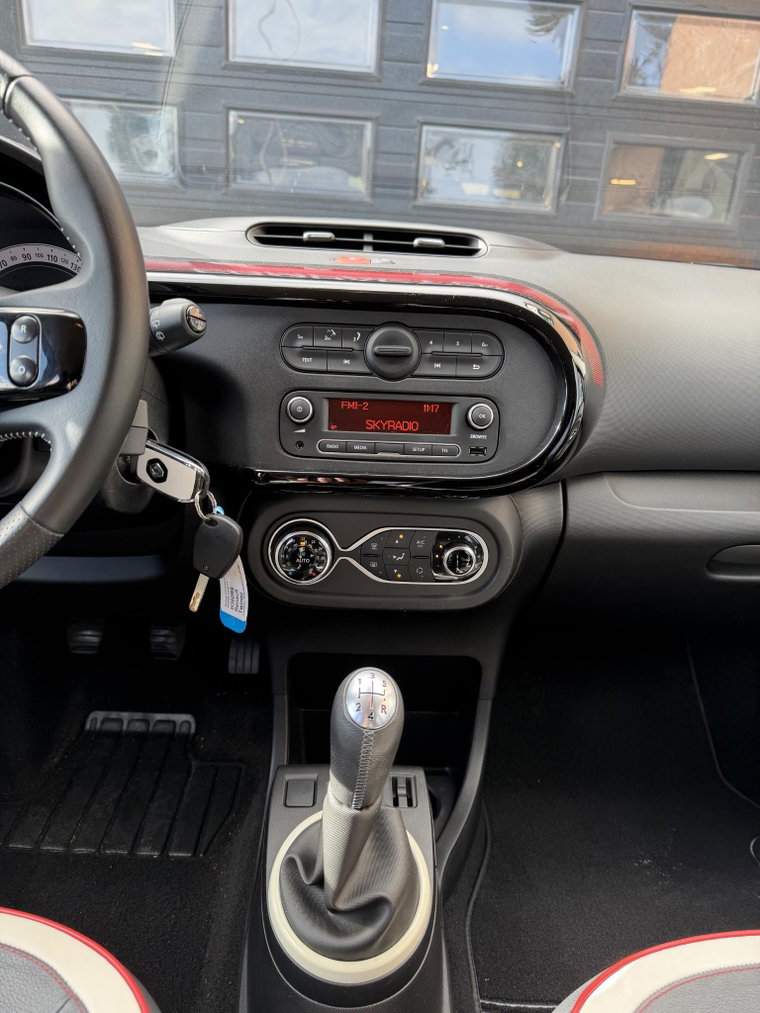 Vehicle Image 27