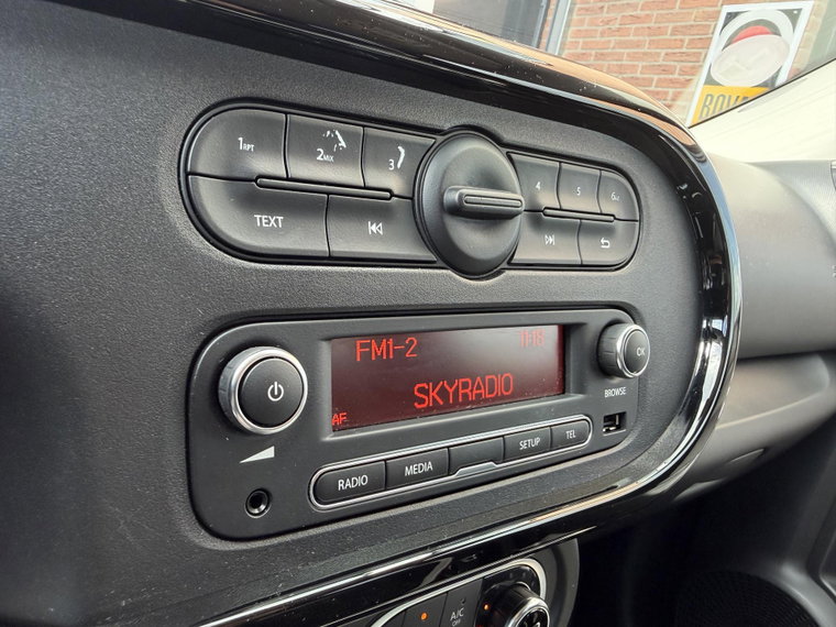 Vehicle Image 29