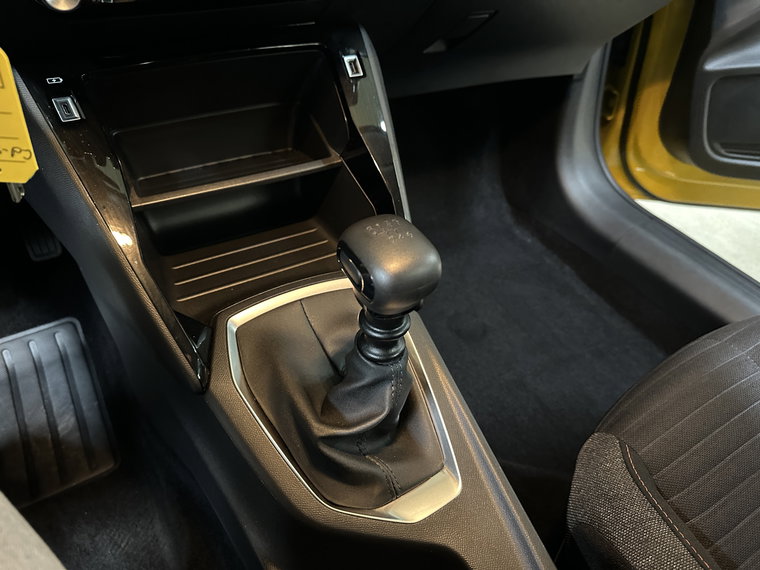 Vehicle Image 23