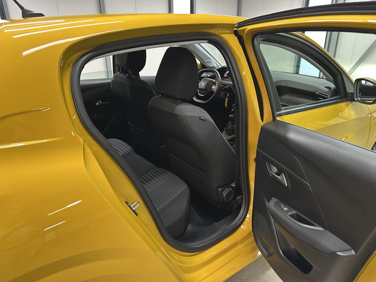 Vehicle Image 28