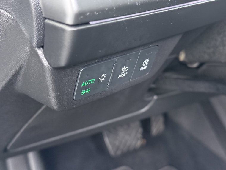 Vehicle Image 28