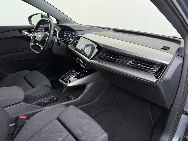 Vehicle Image 35