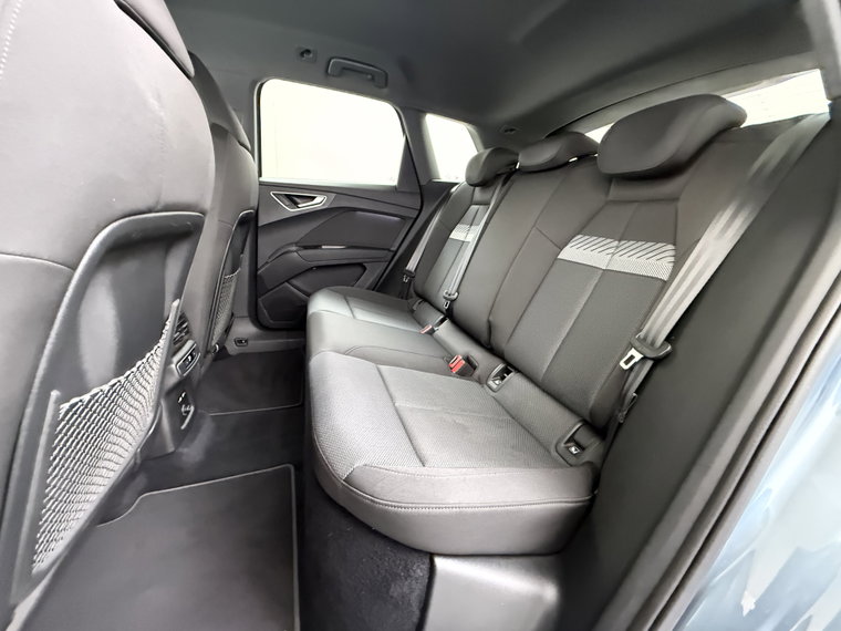 Vehicle Image 37