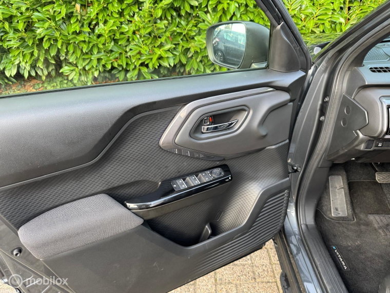 Vehicle Image 16