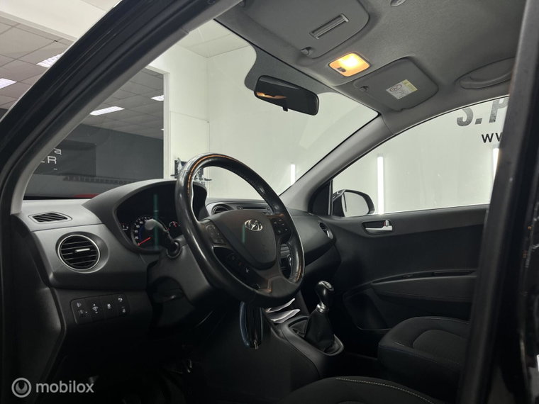 Vehicle Image 13