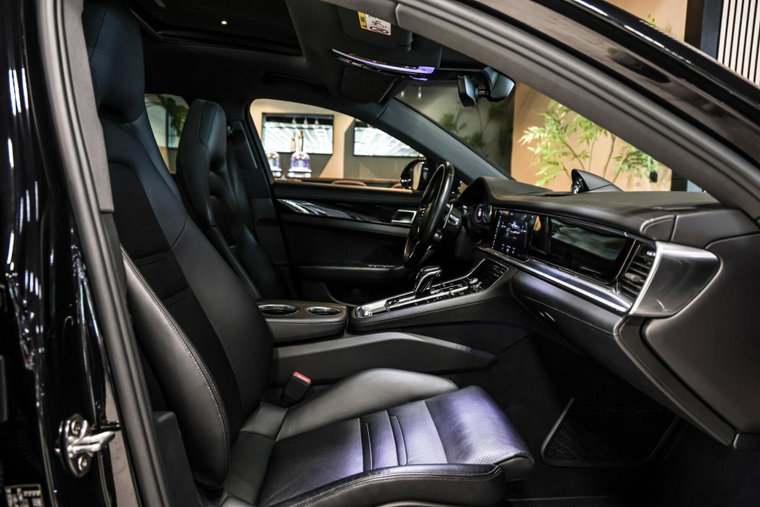 Vehicle Image 13