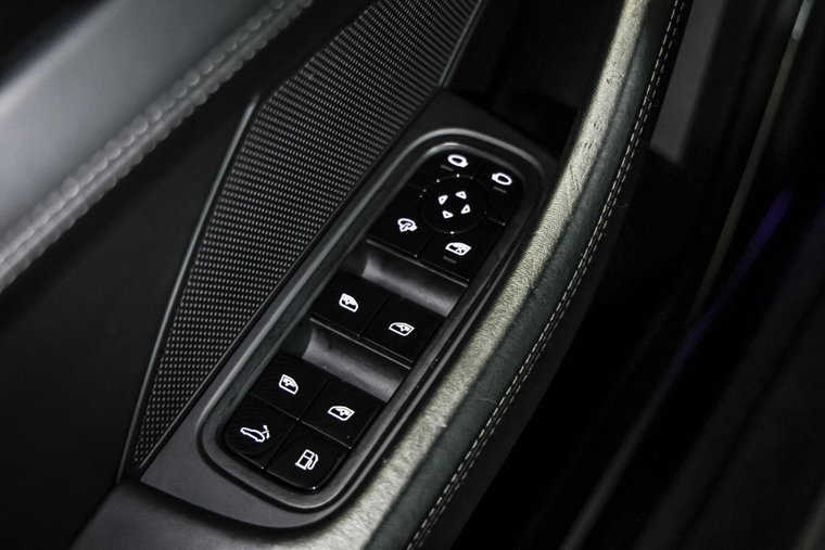 Vehicle Image 35
