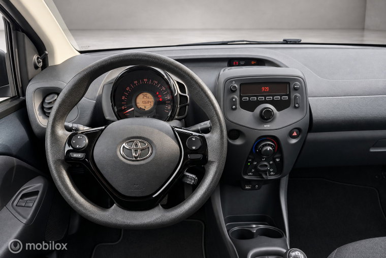 Vehicle Image 9